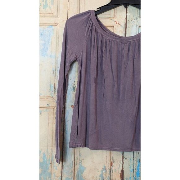 Lamade Womens Size XS Purple Long Sleeve Round Neck Open Back Pullover Top - Picture 4 of 8
